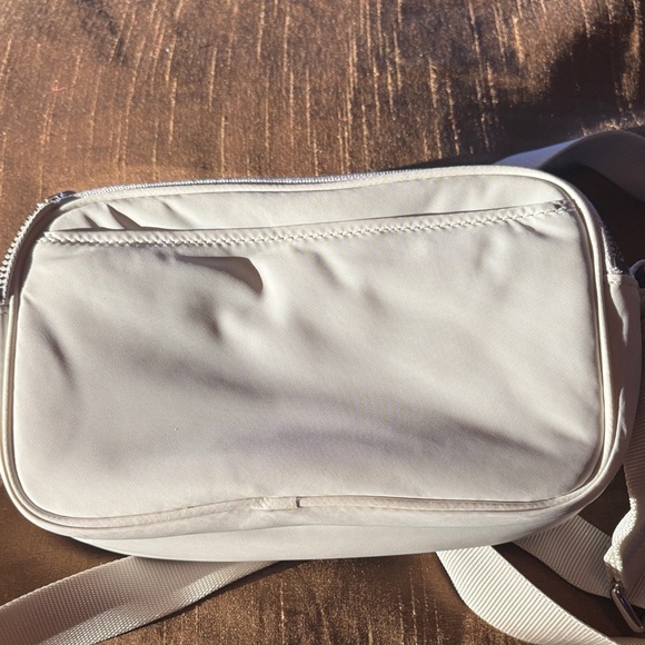 Lululemon Athletica White Crossbody Bag - Picture 7 of 8